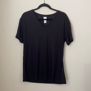 H&M black ribbed v-neck tee